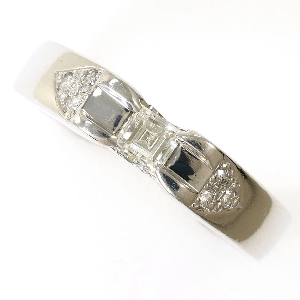 PT900 Platinum Ring, 1 Diamond (0.27ct) and 0.06ct (I1 clarity), Total Weight...